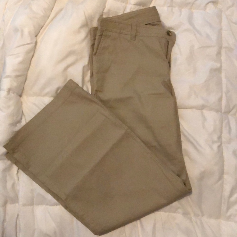 Gap Stretch khaki pants size 8A